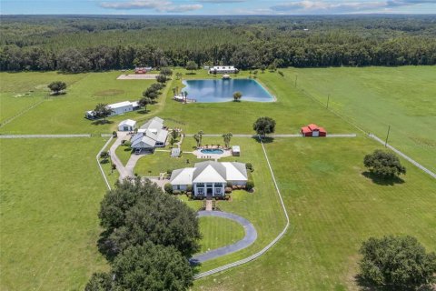 Villa ou maison à vendre à Lake City, Floride: 3 chambres, 588.07 m2 № 1902210 - photo 1