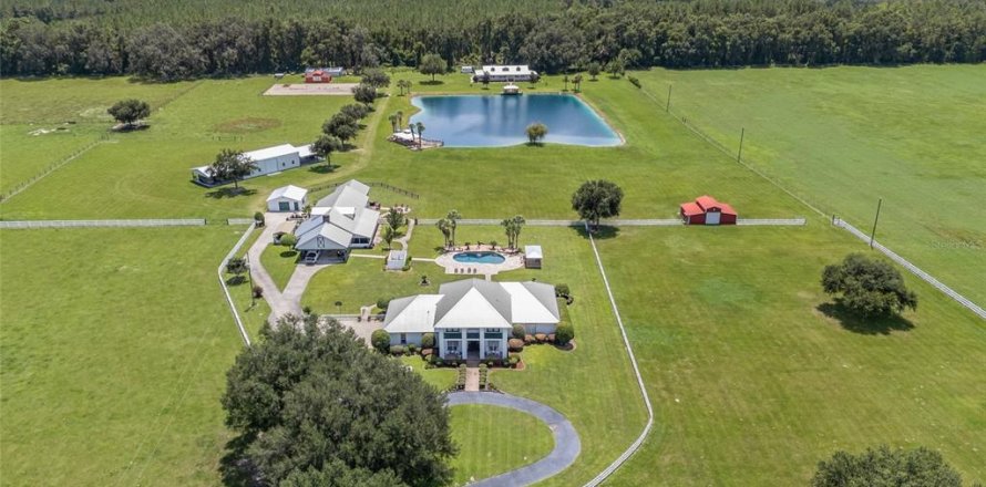 Villa ou maison à Lake City, Floride 3 chambres, 588.07 m2 № 1902210