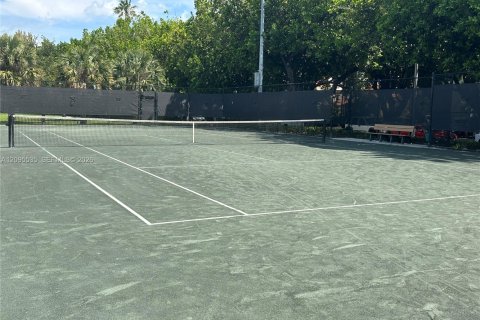 Condo in Miami Beach, Florida, 1 bedroom  № 2392105 - photo 15