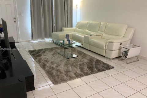 Condo in Miami Beach, Florida, 1 bedroom  № 2392105
