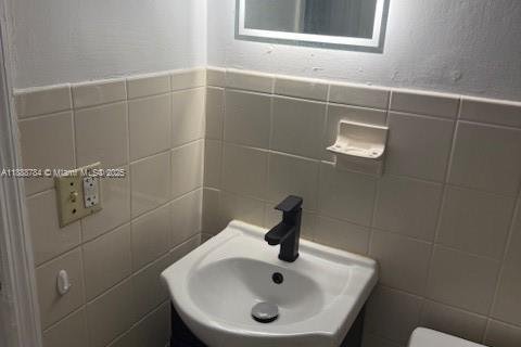 Copropriété à louer à Miami Beach, Floride: 37.16 m2 № 2015996 - photo 10