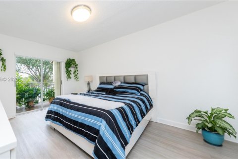 Купить кондоминиум в Хайалиа, Флорида 2 спальни, № 2057358 - фото 13