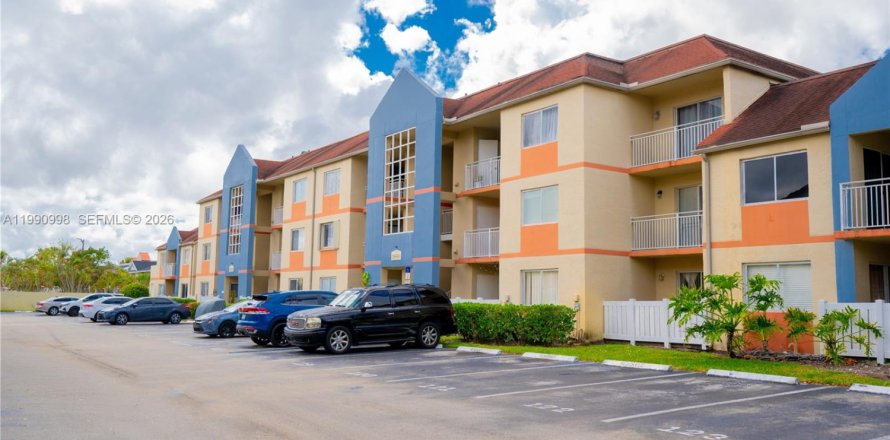 Кондоминиум с 2 спальнями в Хайалиа, Флорида № 2057358