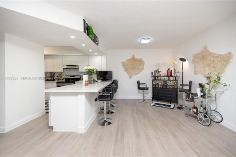 Купить кондоминиум в Хайалиа, Флорида 2 спальни, № 2057358 - фото 4