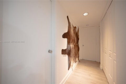 Купить кондоминиум в Хайалиа, Флорида 2 спальни, № 2057358 - фото 21