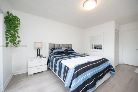 Купить кондоминиум в Хайалиа, Флорида 2 спальни, № 2057358 - фото 15