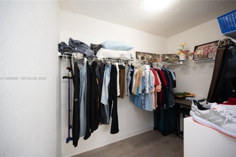 Купить кондоминиум в Хайалиа, Флорида 2 спальни, № 2057358 - фото 17