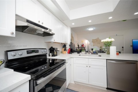 Купить кондоминиум в Хайалиа, Флорида 2 спальни, № 2057358 - фото 7