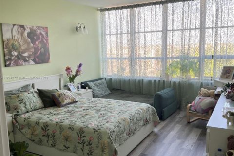 Купить кондоминиум в Халландейл-Бич, Флорида 2 спальни, 130.06м2, № 1811284 - фото 9
