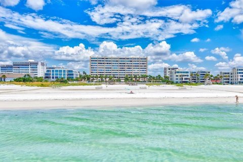 Condo in Sarasota, Florida, 1 bedroom № 2152098 - photo 2