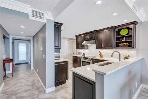 Condo in Sarasota, Florida, 1 bedroom № 2152098 - photo 15
