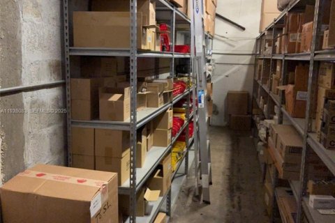 Купить коммерческую недвижимость в Майами, Флорида № 1988269 - фото 3