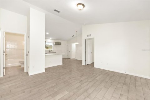 House in Ocala, Florida 3 bedrooms, 101.36 sq.m. № 1915703 - photo 7