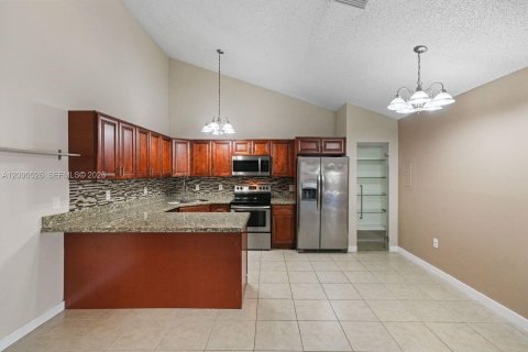 Touwnhouse à vendre à Boca Raton, Floride: 3 chambres, 123.1 m2 № 2390161 - photo 16