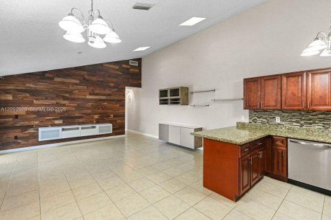 Touwnhouse à vendre à Boca Raton, Floride: 3 chambres, 123.1 m2 № 2390161 - photo 13