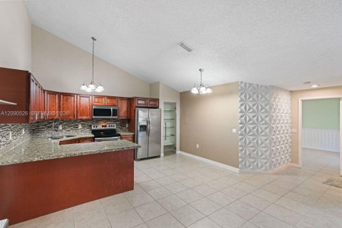 Touwnhouse à vendre à Boca Raton, Floride: 3 chambres, 123.1 m2 № 2390161 - photo 17