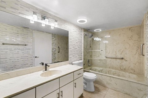 Touwnhouse à vendre à Boca Raton, Floride: 3 chambres, 123.1 m2 № 2390161 - photo 24