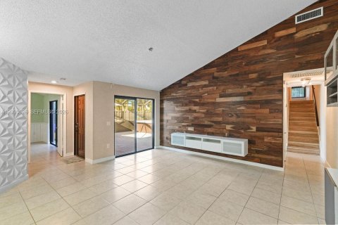 Touwnhouse à vendre à Boca Raton, Floride: 3 chambres, 123.1 m2 № 2390161 - photo 15