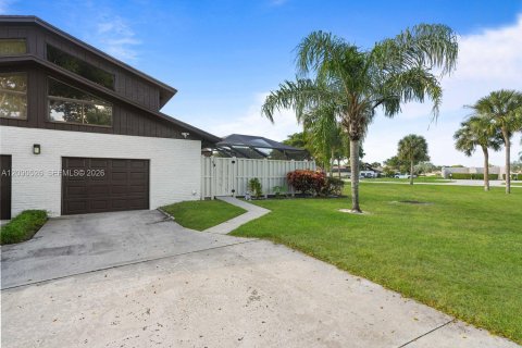 Touwnhouse à vendre à Boca Raton, Floride: 3 chambres, 123.1 m2 № 2390161 - photo 3