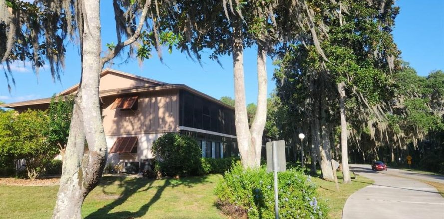 Condominio en Deltona, Florida, 2 dormitorios № 1888473