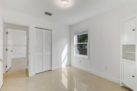 Villa ou maison à vendre à Miami Springs, Floride: 4 chambres, 110.27 m2 № 2026224 - photo 23