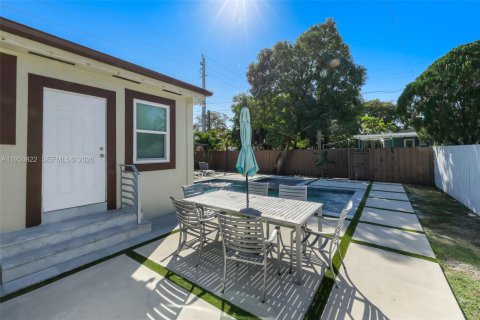 Villa ou maison à vendre à Miami Springs, Floride: 4 chambres, 110.27 m2 № 2026224 - photo 30