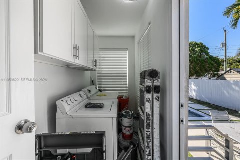 Villa ou maison à vendre à Miami Springs, Floride: 4 chambres, 110.27 m2 № 2026224 - photo 29