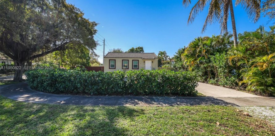 Villa ou maison à Miami Springs, Floride 4 chambres, 110.27 m2 № 2026224