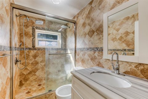 Villa ou maison à vendre à Miami Springs, Floride: 4 chambres, 110.27 m2 № 2026224 - photo 28