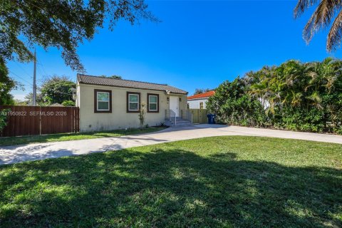 Villa ou maison à vendre à Miami Springs, Floride: 4 chambres, 110.27 m2 № 2026224 - photo 3