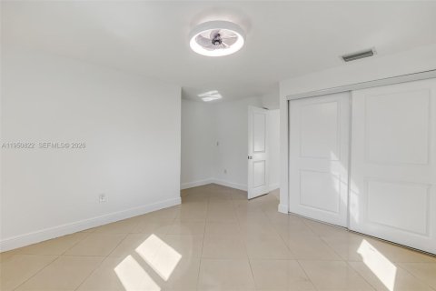 Villa ou maison à vendre à Miami Springs, Floride: 4 chambres, 110.27 m2 № 2026224 - photo 26
