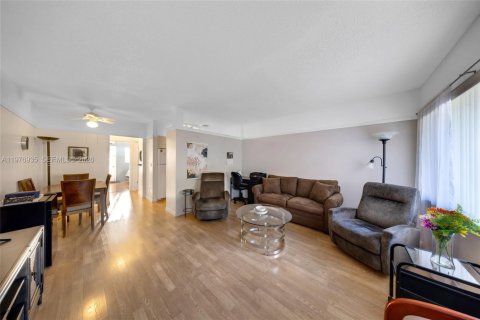 Condo à Hallandale Beach, Floride, 1 chambre  № 2044253