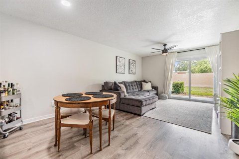 Condo in Tampa, Florida, 2 bedrooms  № 1774001 - photo 10