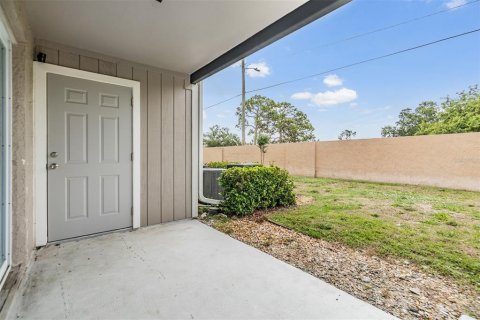 Condo in Tampa, Florida, 2 bedrooms  № 1774001 - photo 22