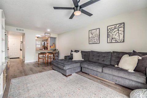 Condo in Tampa, Florida, 2 bedrooms  № 1774001 - photo 14
