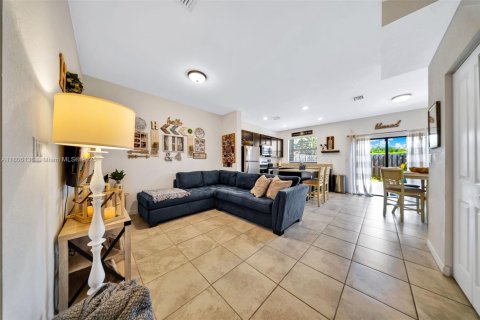 Townhouse in Homestead, Florida 3 bedrooms, 123.19 sq.m. № 1743857 - photo 6
