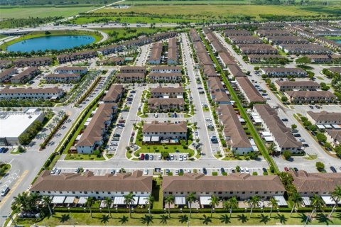 Townhouse in Homestead, Florida 3 bedrooms, 123.19 sq.m. № 1743857 - photo 20