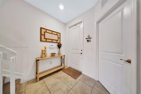 Townhouse in Homestead, Florida 3 bedrooms, 123.19 sq.m. № 1743857 - photo 3