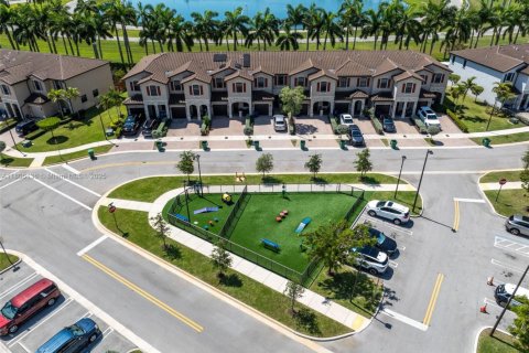 Townhouse in Homestead, Florida 3 bedrooms, 123.19 sq.m. № 1743857 - photo 24