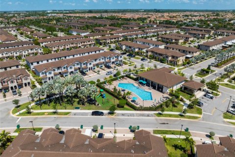 Townhouse in Homestead, Florida 3 bedrooms, 123.19 sq.m. № 1743857 - photo 21