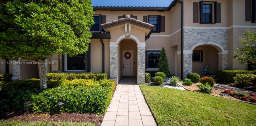 Townhouse in Homestead, Florida 3 bedrooms, 123.19 sq.m. № 1743857