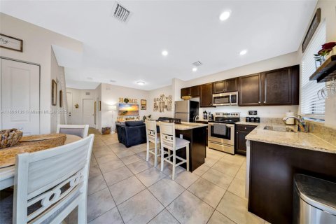 Townhouse in Homestead, Florida 3 bedrooms, 123.19 sq.m. № 1743857 - photo 8