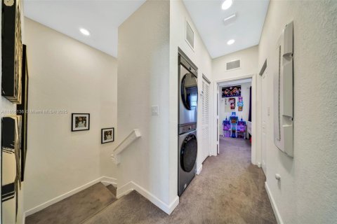 Townhouse in Homestead, Florida 3 bedrooms, 123.19 sq.m. № 1743857 - photo 10