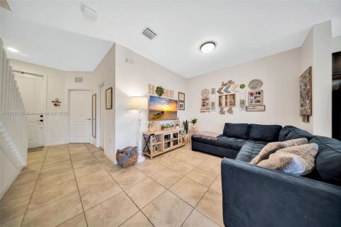 Townhouse in Homestead, Florida 3 bedrooms, 123.19 sq.m. № 1743857 - photo 7