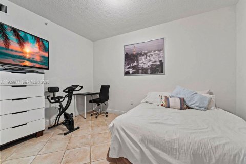Condo in Doral, Florida, 3 bedrooms  № 2059865 - photo 25