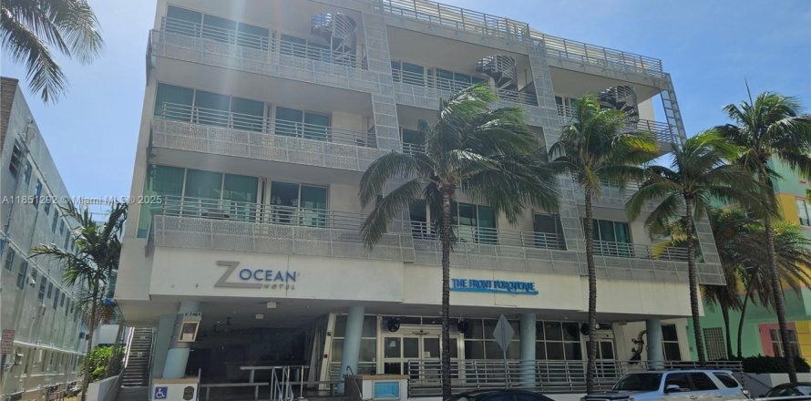Estudio en el Condominio en Miami Beach, Florida  № 1854844
