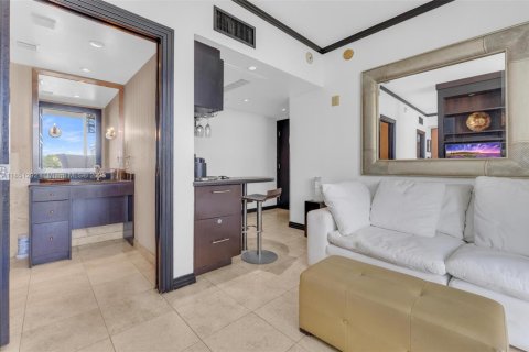 Condo in Miami Beach, Florida  № 1854844 - photo 13