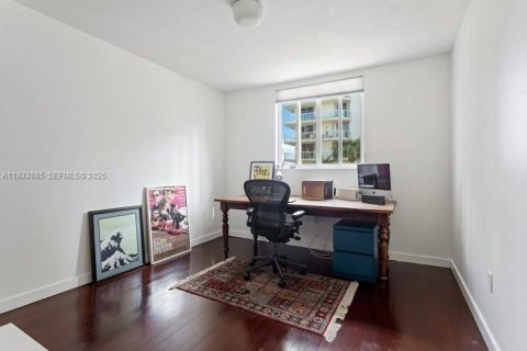 Снять в аренду кондоминиум в Серфсайд, Флорида 3 спальни, 140.28м2, № 1992484 - фото 13