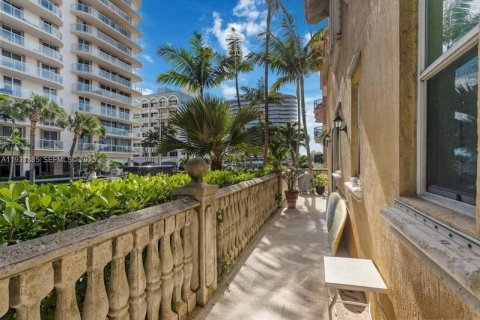 Снять в аренду кондоминиум в Серфсайд, Флорида 3 спальни, 140.28м2, № 1992484 - фото 17