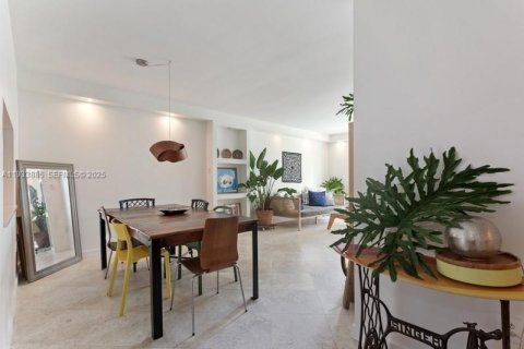 Снять в аренду кондоминиум в Серфсайд, Флорида 3 спальни, 140.28м2, № 1992484 - фото 4